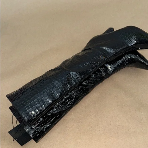 Forever 21 - Black Croc-Embossed Knee-High Boots - Picture 5 of 10